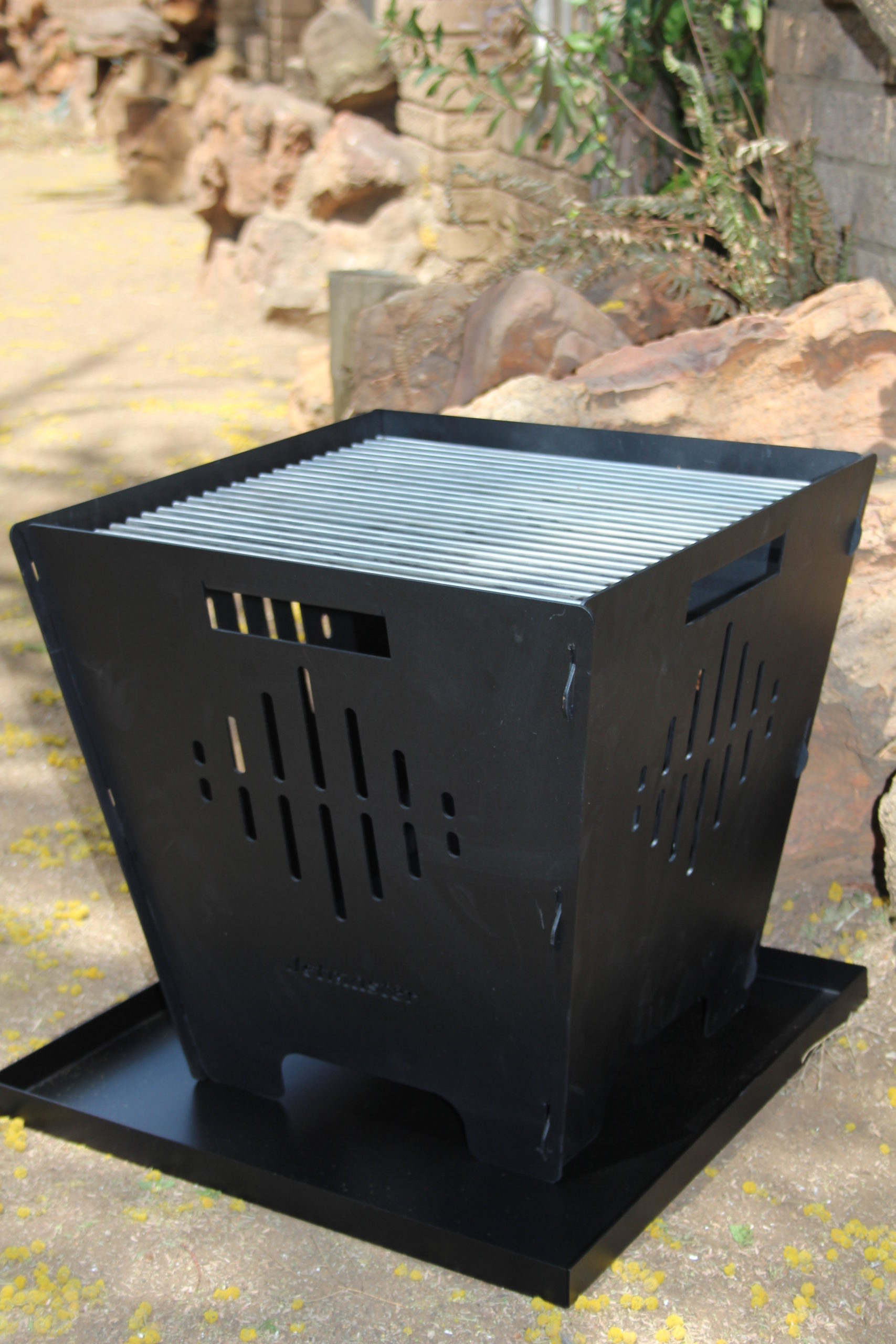 Kalahari 2 in 1 Fire basket - Image 4